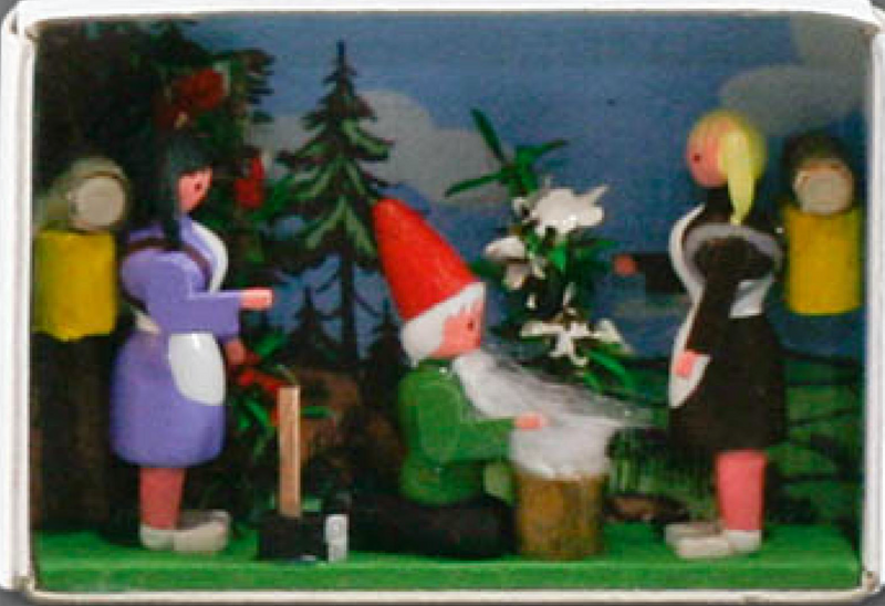 028/133 - Matchbox Scene: Snow White & Rose Red