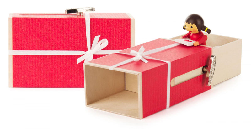 222/095MM - Music Box - Girl in Gift Box