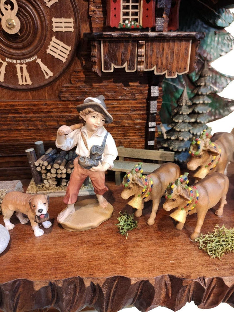 KU37488EX - 8 Day Musical Chalet with Boy and Animals