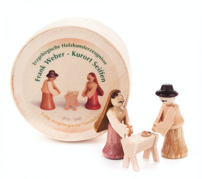 070/040 - Wooden Chip Box with Nativity Scene